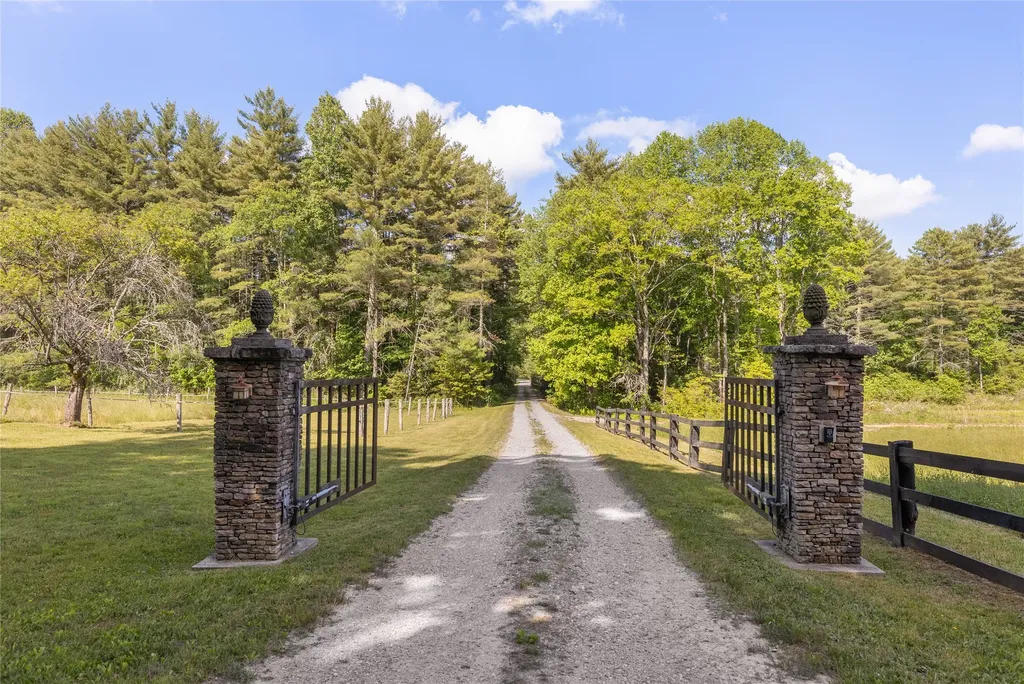 185 Hemlock Lane Sapphire NC 28774