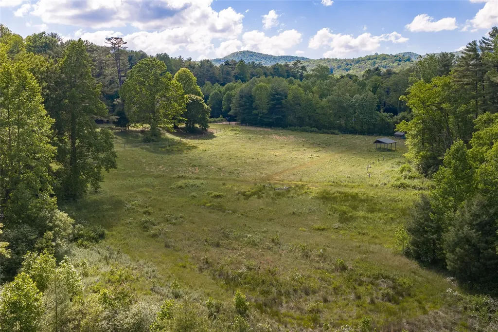 185 Hemlock Lane Sapphire NC 28774