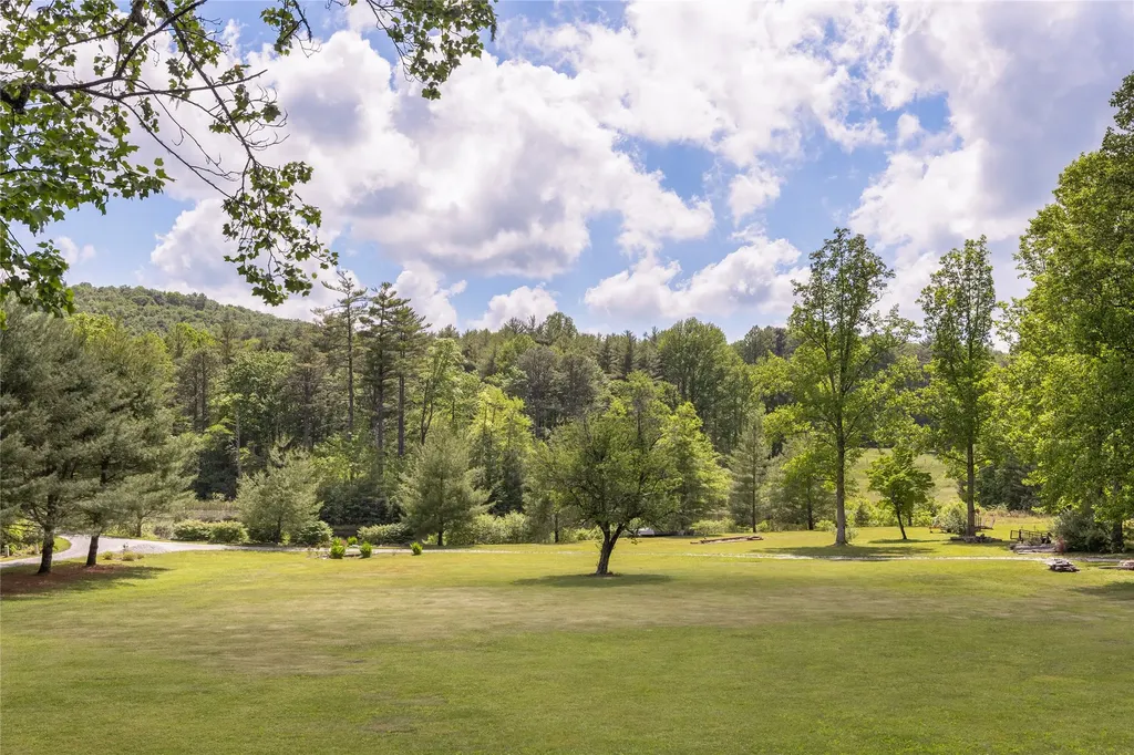 185 Hemlock Lane Sapphire NC 28774