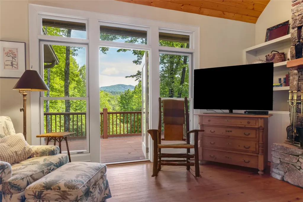 141 Old Ford Road Cashiers NC 28717