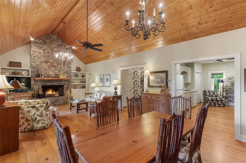 141 Old Ford Road Cashiers NC 28717