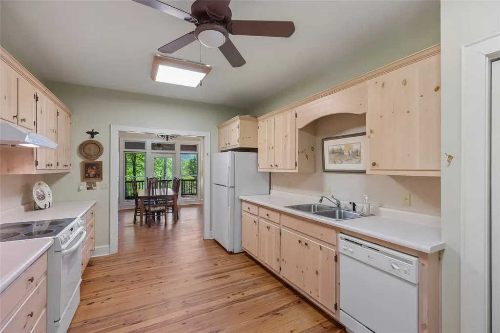 141 Old Ford Road Cashiers NC 28717