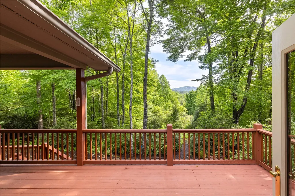 141 Old Ford Road Cashiers NC 28717