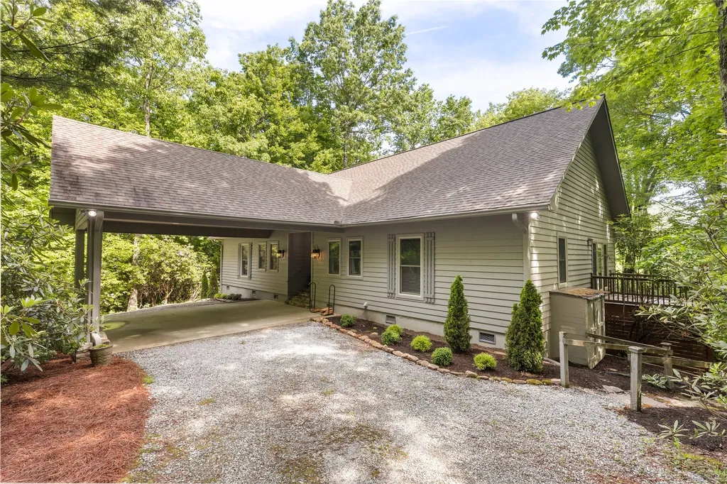 141 Old Ford Road Cashiers NC 28717
