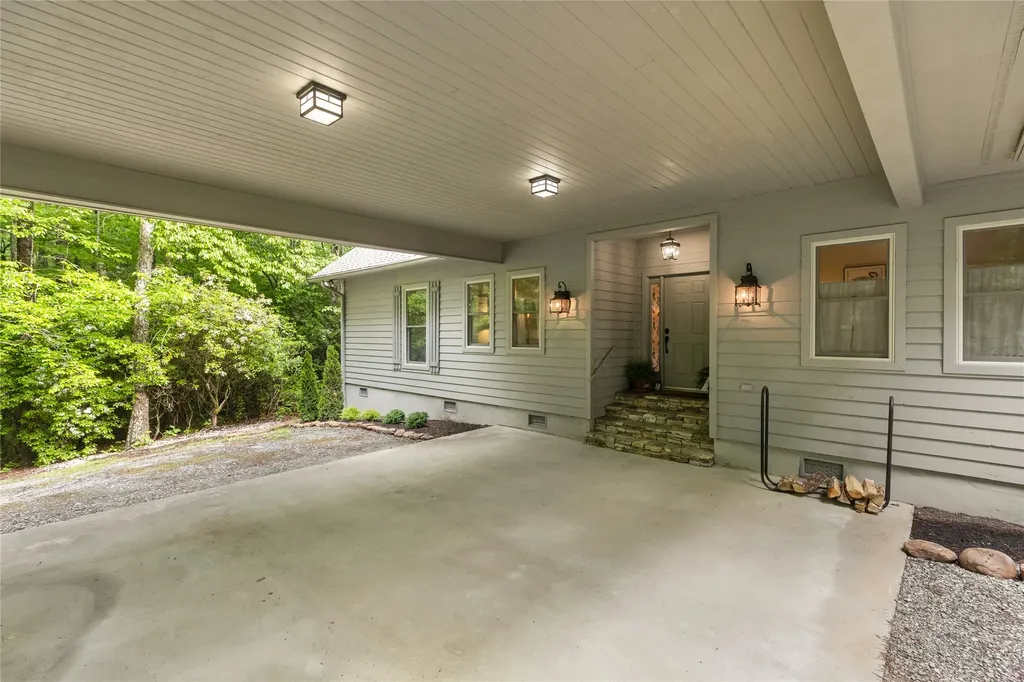 141 Old Ford Road Cashiers NC 28717