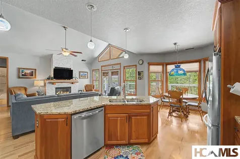 264 Chapel Cove Circle Franklin NC 28734