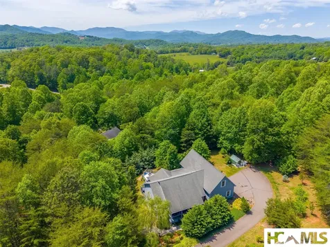 264 Chapel Cove Circle Franklin NC 28734
