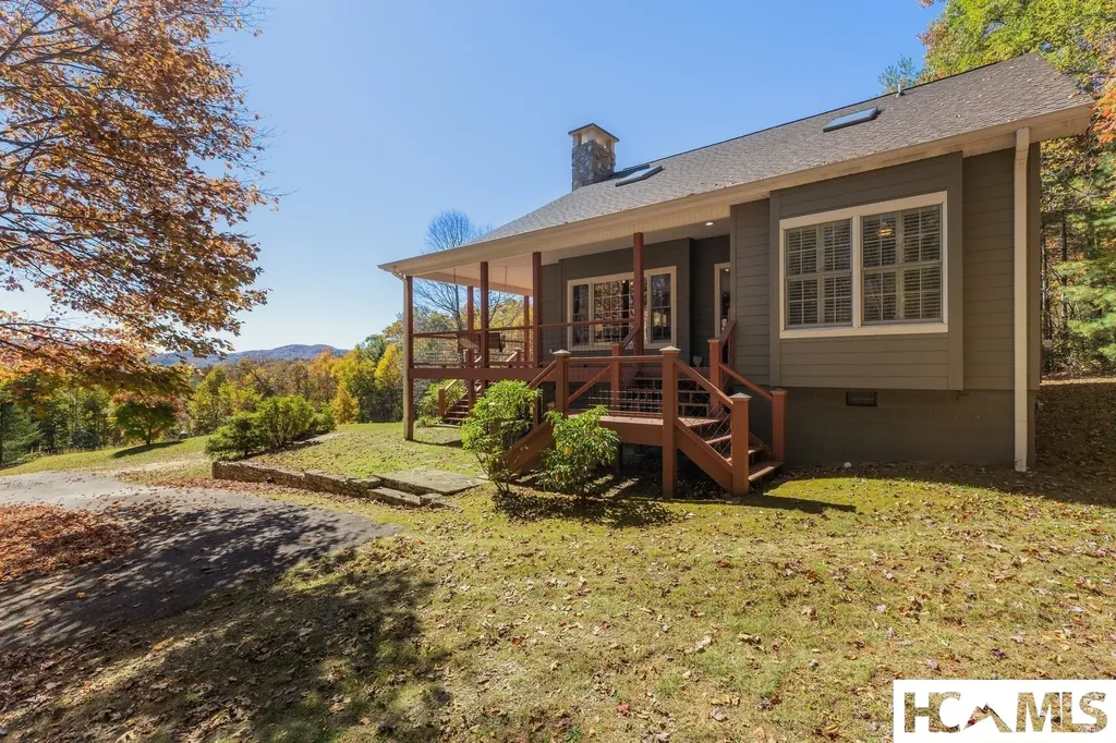 907 Yellow Mountain Road Cashiers NC 28723