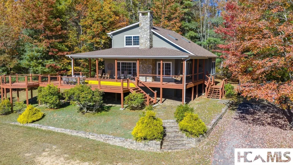 907 Yellow Mountain Road Cashiers NC 28723