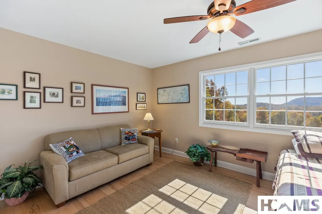 907 Yellow Mountain Road Cashiers NC 28723