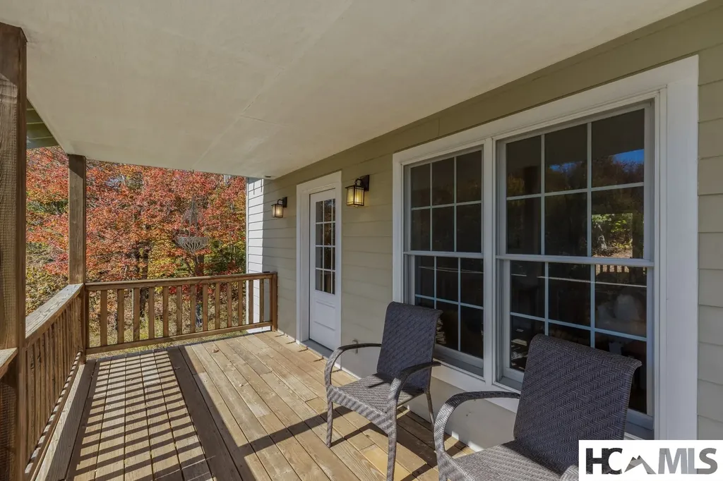 907 Yellow Mountain Road Cashiers NC 28723