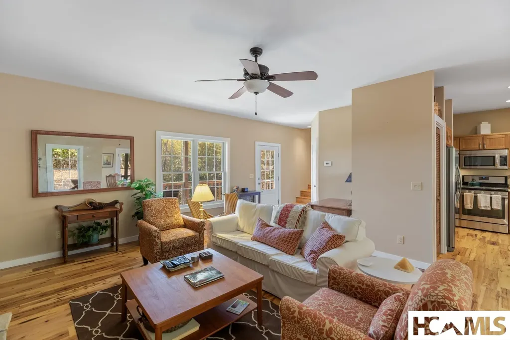 907 Yellow Mountain Road Cashiers NC 28723