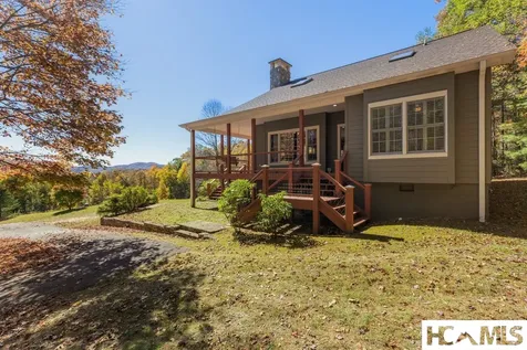 907 Yellow Mountain Road Cashiers NC 28723