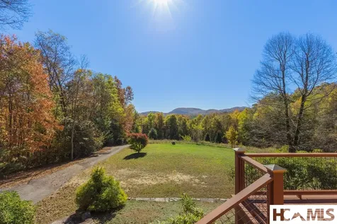 907 Yellow Mountain Road Cashiers NC 28723