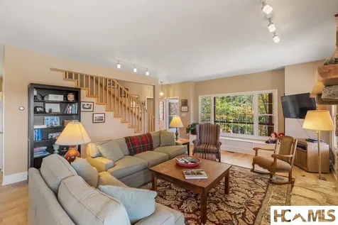 907 Yellow Mountain Road Cashiers NC 28723
