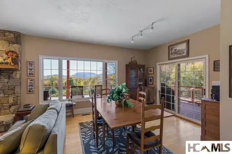 907 Yellow Mountain Road Cashiers NC 28723