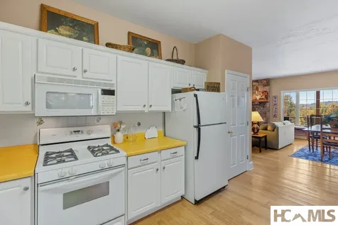 907 Yellow Mountain Road Cashiers NC 28723