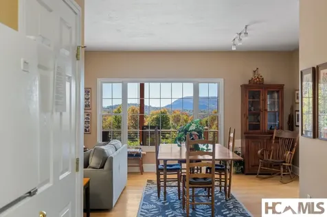 907 Yellow Mountain Road Cashiers NC 28723