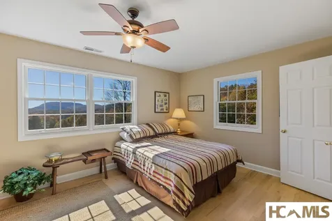 907 Yellow Mountain Road Cashiers NC 28723