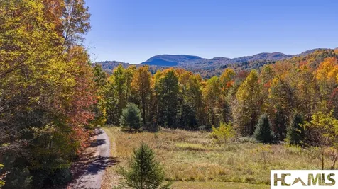 907 Yellow Mountain Road Cashiers NC 28723