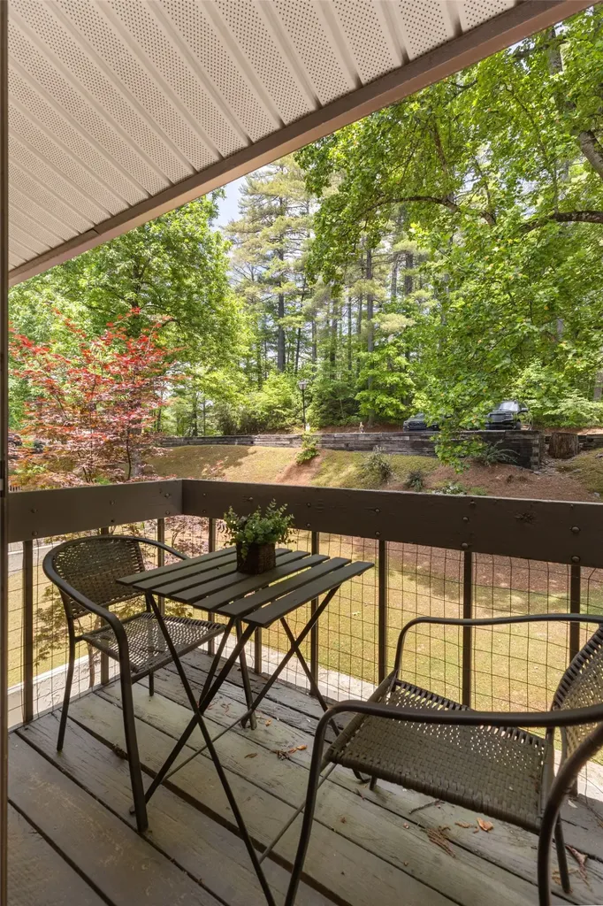 407 Overlook Road Sapphire NC 28774