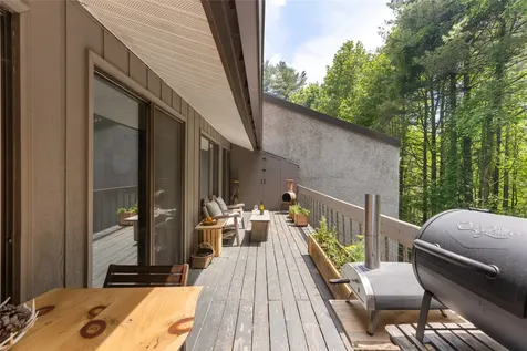 407 Overlook Road Sapphire NC 28774