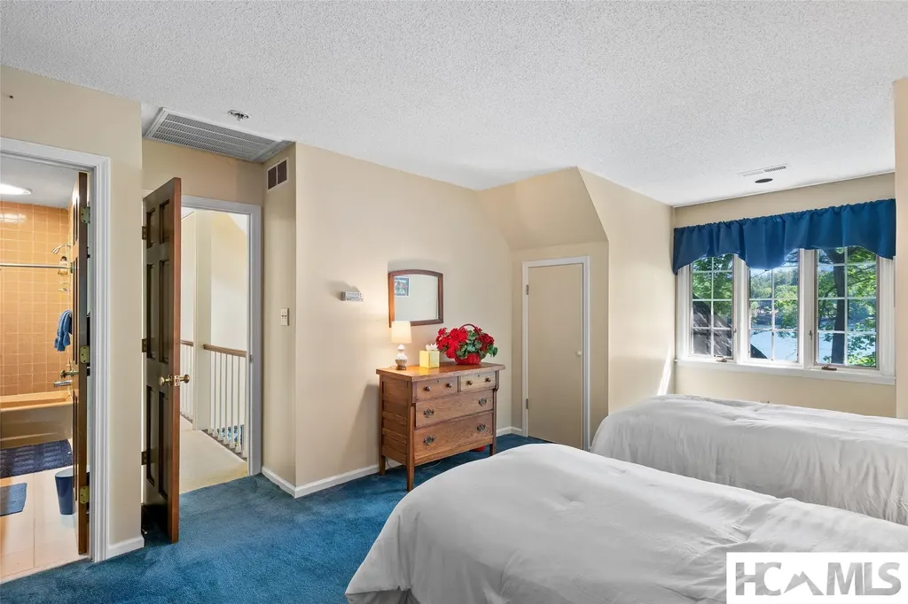90 West Shore Drive Lake Toxaway NC 28747