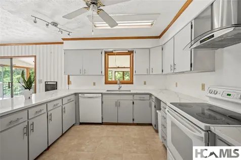 44 Rainbow Road Highlands NC 28741