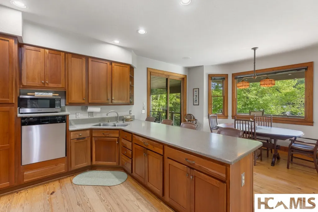 567 Lloyd Hooper Road Cullowhee NC 28723