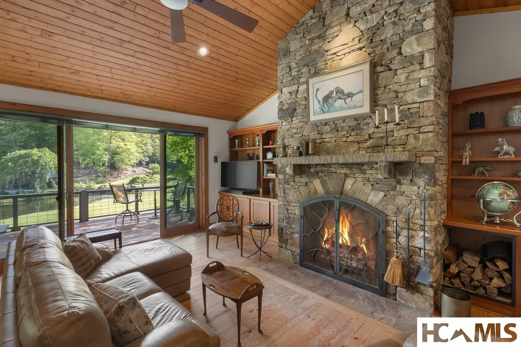 567 Lloyd Hooper Road Cullowhee NC 28723