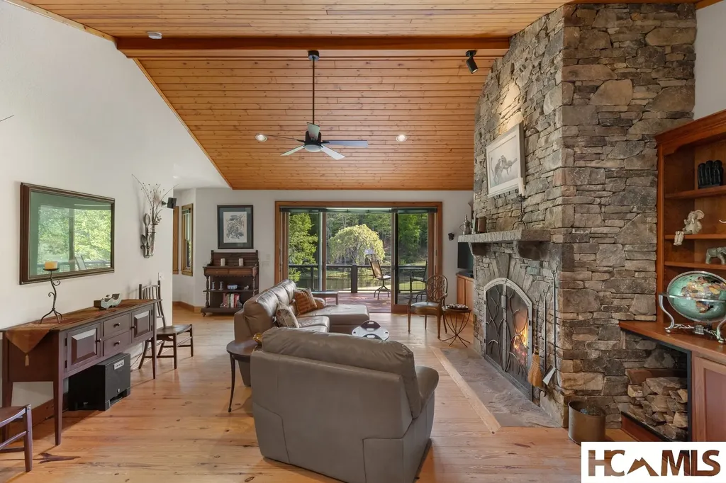 567 Lloyd Hooper Road Cullowhee NC 28723