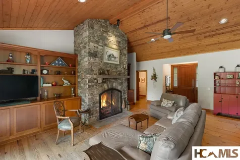 567 Lloyd Hooper Road Cullowhee NC 28723