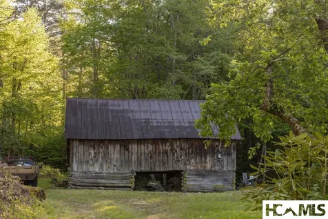 567 Lloyd Hooper Road Cullowhee NC 28723