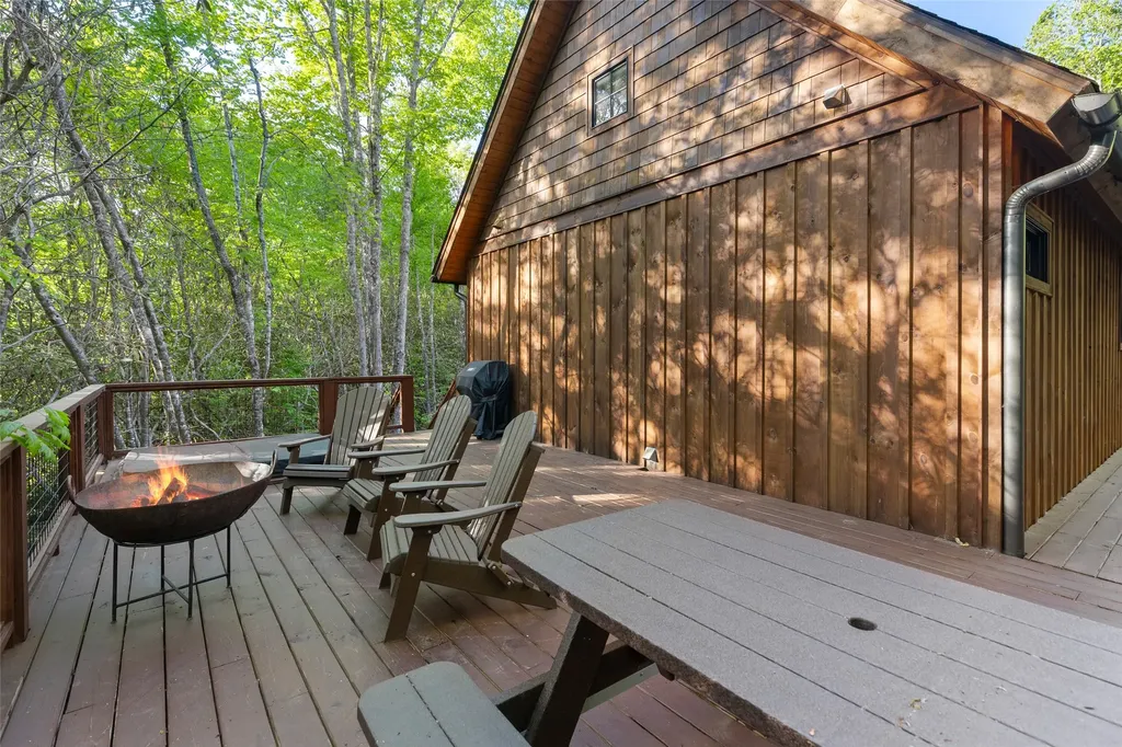 161 Shelter Lane Glenville NC 28736