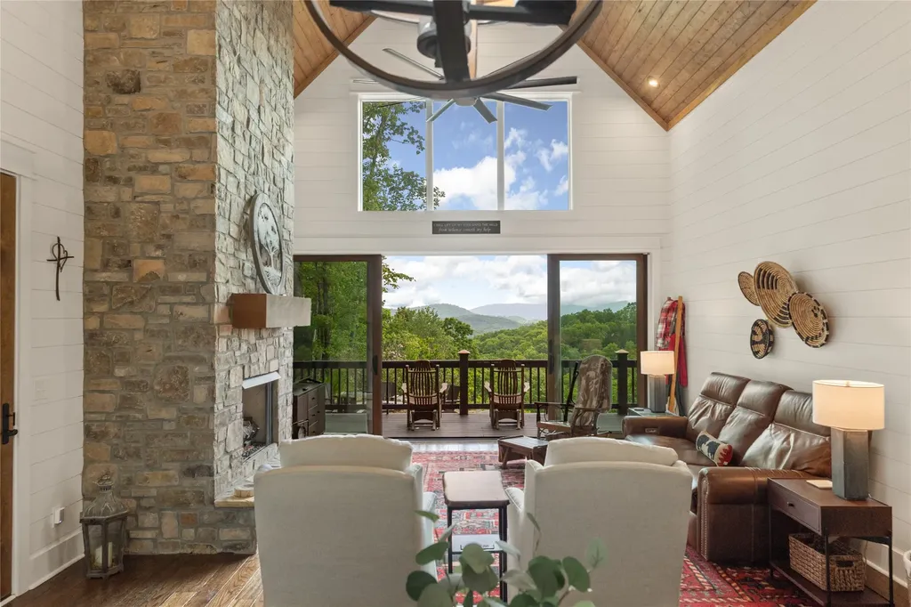 12 Gentle Breeze Lane Glenville NC 28736