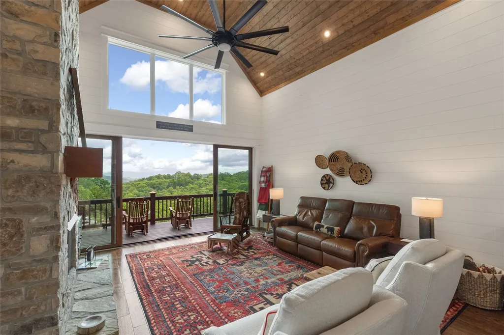 12 Gentle Breeze Lane Glenville NC 28736