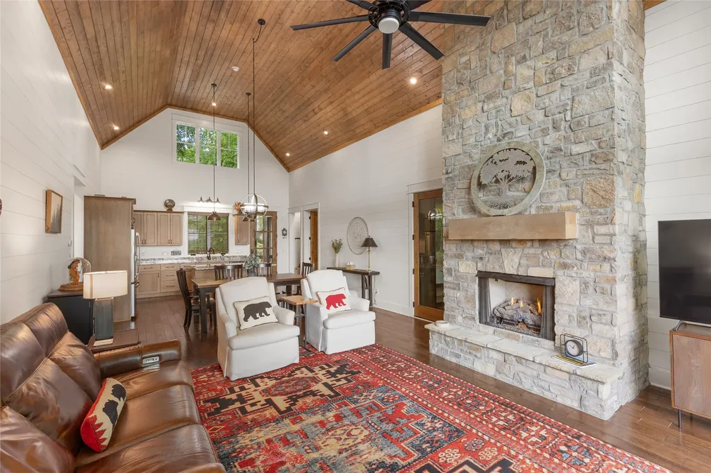 12 Gentle Breeze Lane Glenville NC 28736