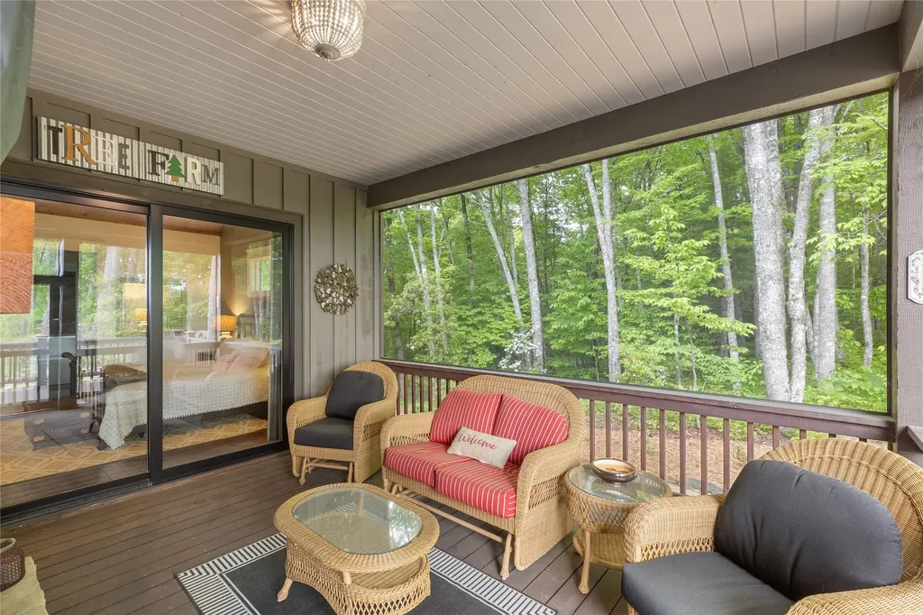 12 Gentle Breeze Lane Glenville NC 28736