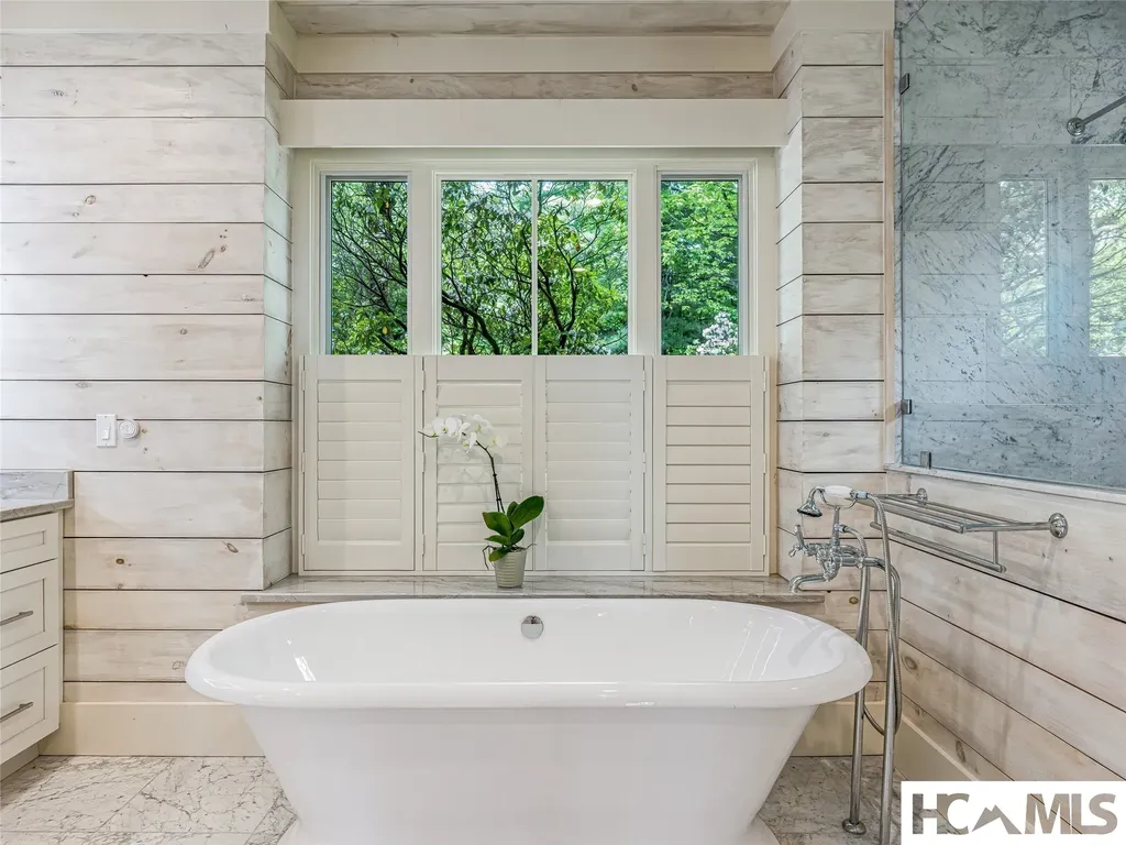 251 Toxaway Court Lake Toxaway NC 28747