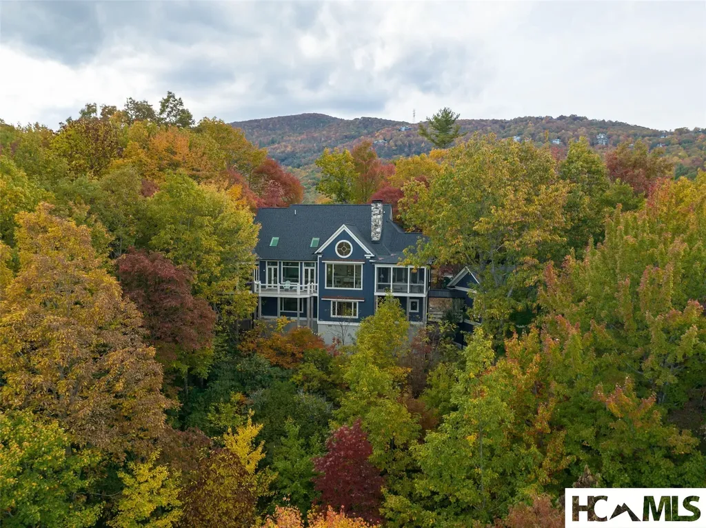 251 Toxaway Court Lake Toxaway NC 28747