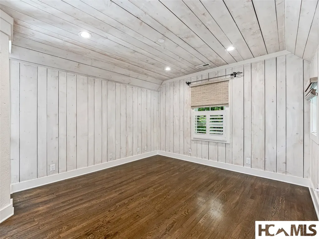 251 Toxaway Court Lake Toxaway NC 28747