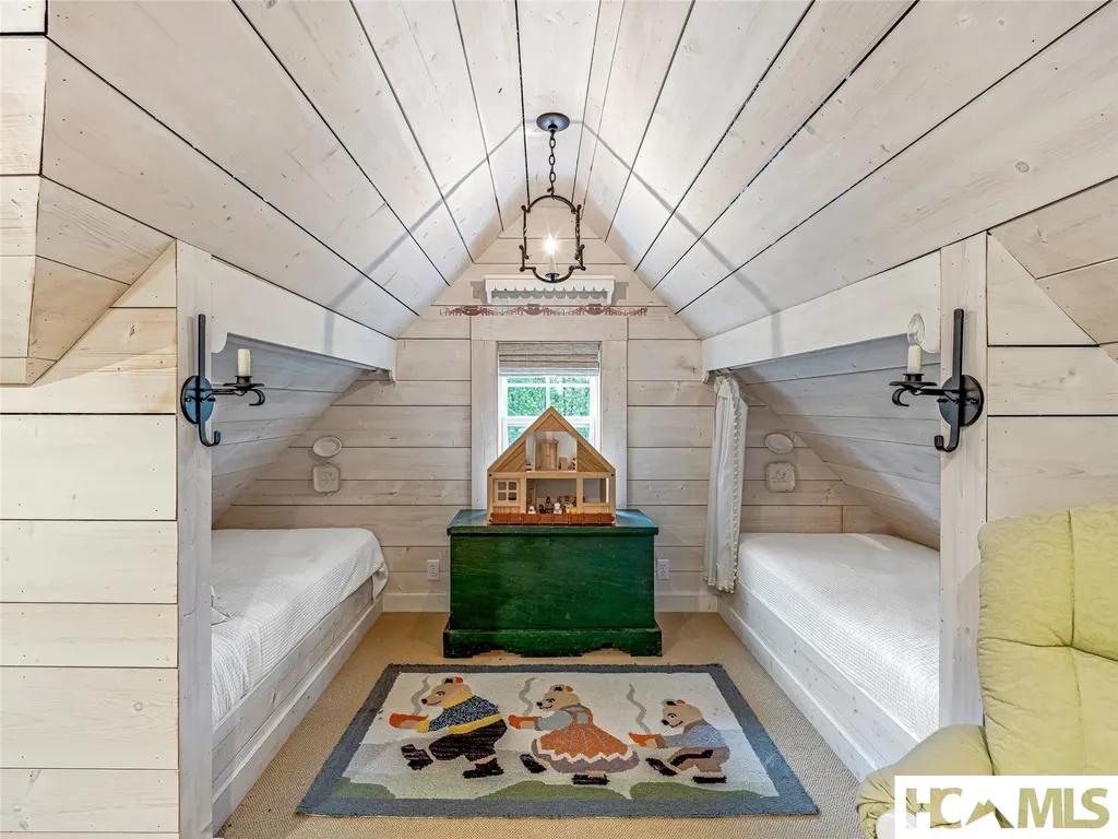 251 Toxaway Court Lake Toxaway NC 28747