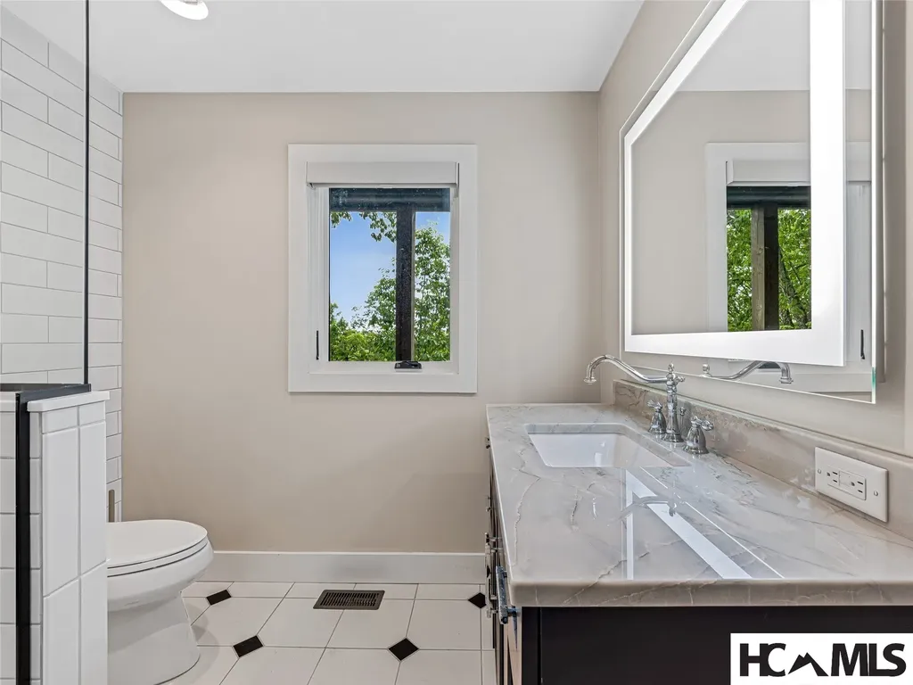 251 Toxaway Court Lake Toxaway NC 28747