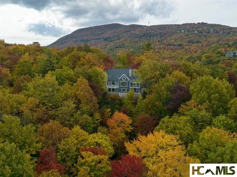 251 Toxaway Court Lake Toxaway NC 28747