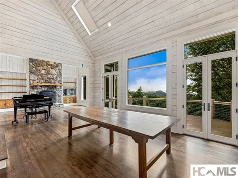 251 Toxaway Court Lake Toxaway NC 28747