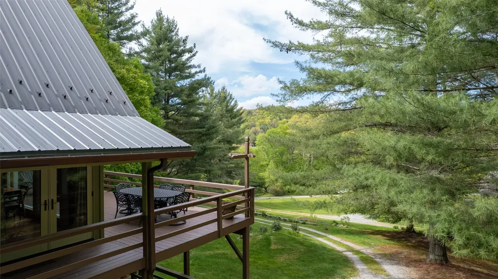 241 Lullwater Cove Cullowhee NC 28723
