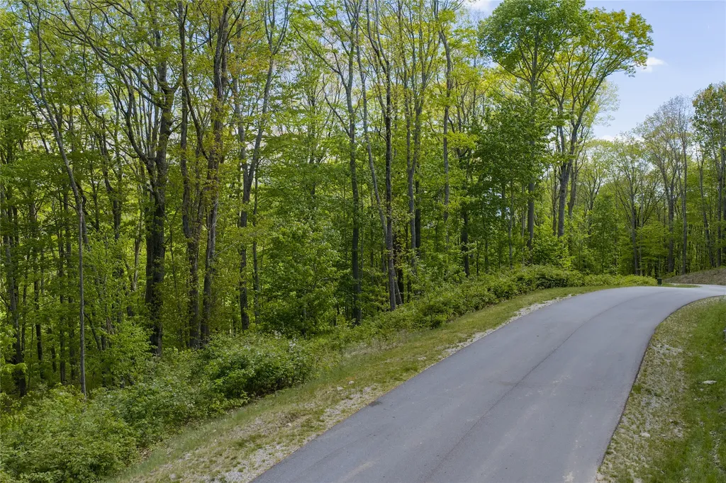 C47 Roaming Road Glenville NC 28736