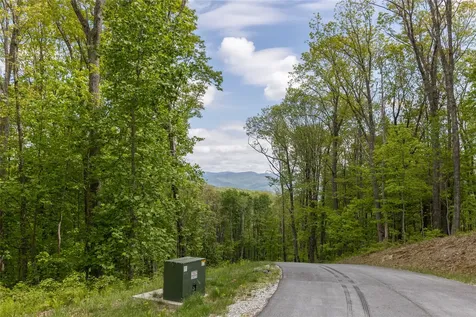 C47 Roaming Road Glenville NC 28736