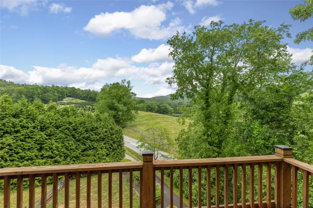 36 Heavens Gate Lane Glenville NC 28736