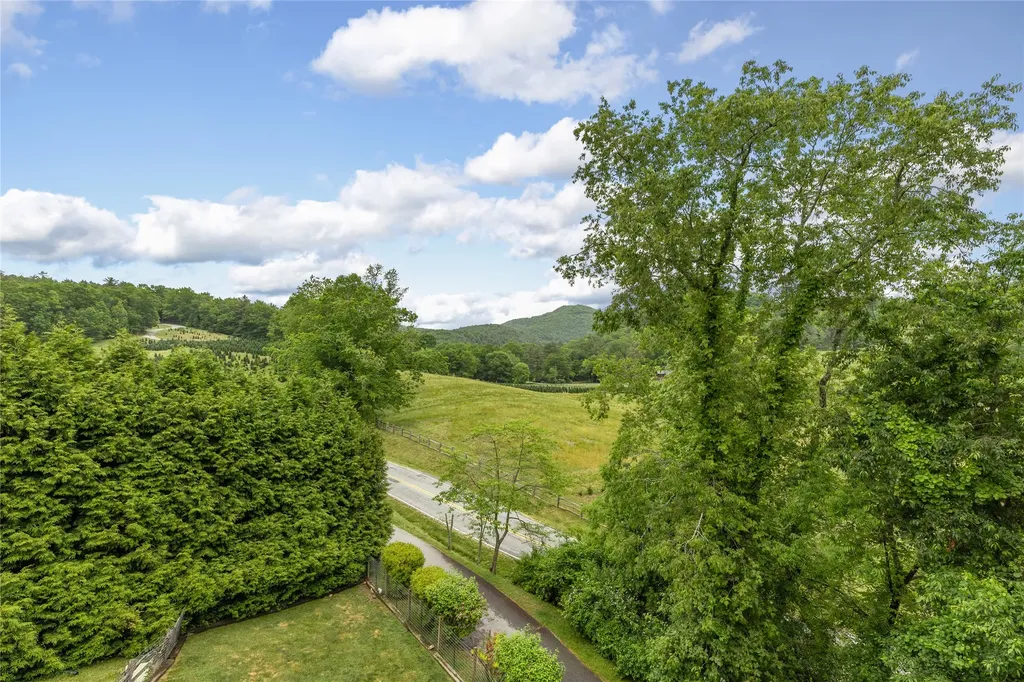 36 Heavens Gate Lane Glenville NC 28736